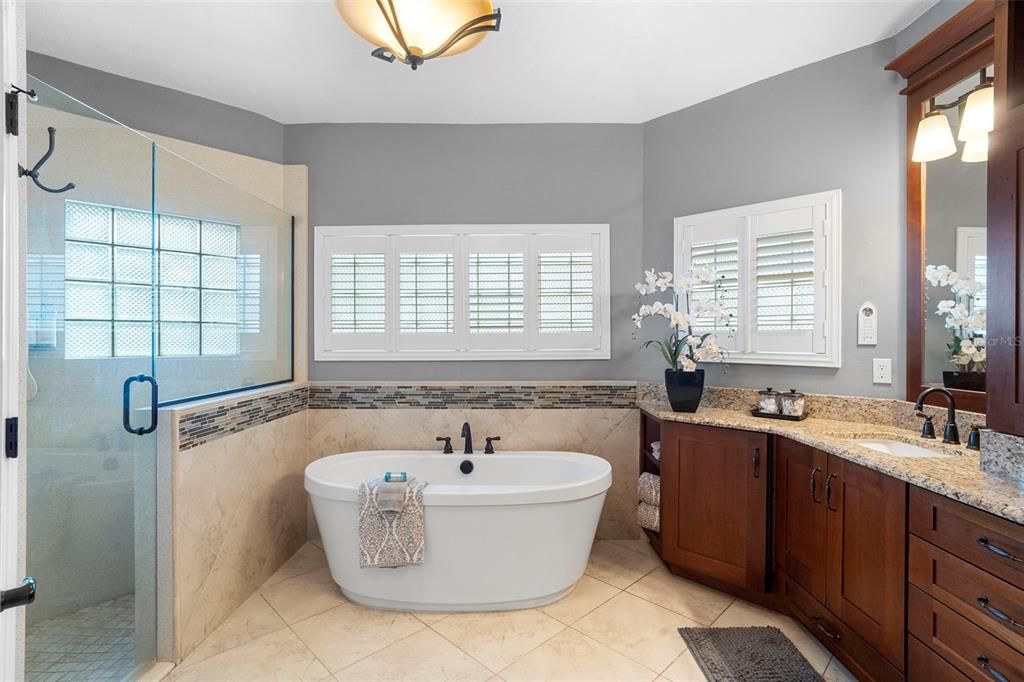 Active With Contract: $700,000 (3 beds, 3 baths, 2819 Square Feet)