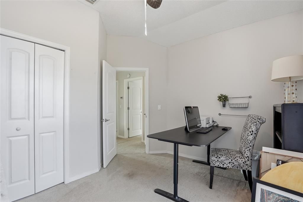Activo con contrato: $449,000 (5 camas, 2 baños, 2241 Pies cuadrados)