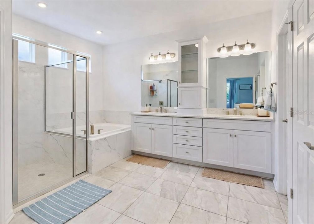 For Sale: $569,000 (4 beds, 2 baths, 2891 Square Feet)