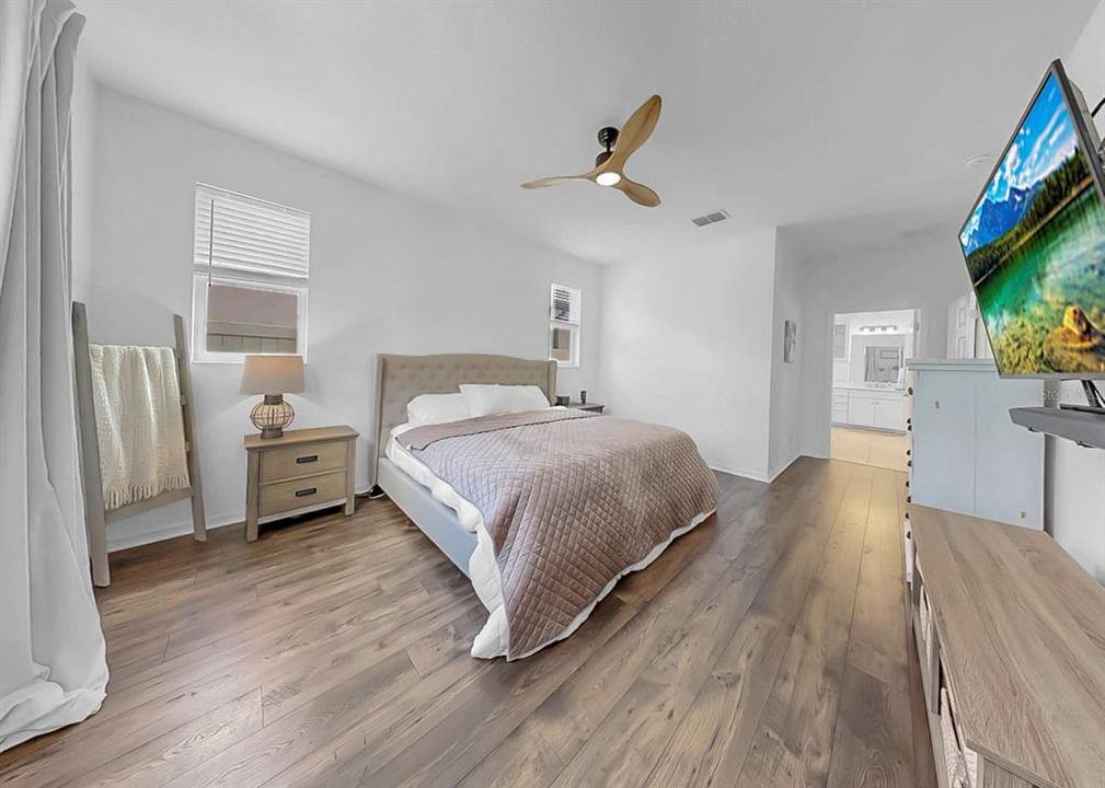 For Sale: $569,000 (4 beds, 2 baths, 2891 Square Feet)