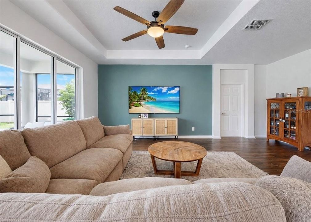 For Sale: $569,000 (4 beds, 2 baths, 2891 Square Feet)