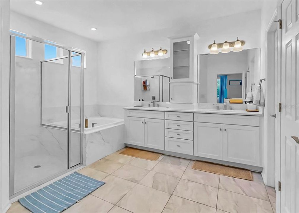 For Sale: $569,000 (4 beds, 2 baths, 2891 Square Feet)