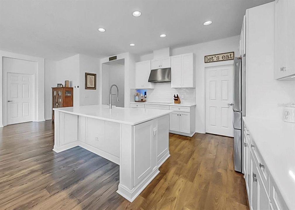 For Sale: $569,000 (4 beds, 2 baths, 2891 Square Feet)