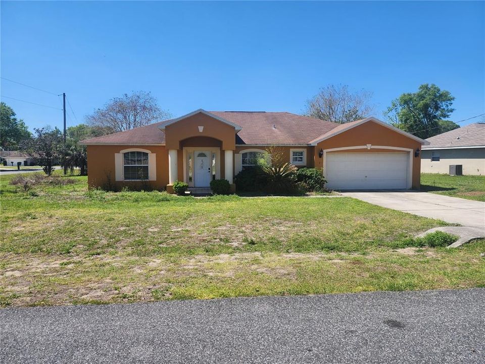 Vendido Recientemente: $184,900 (3 camas, 2 baños, 2020 Pies cuadrados)