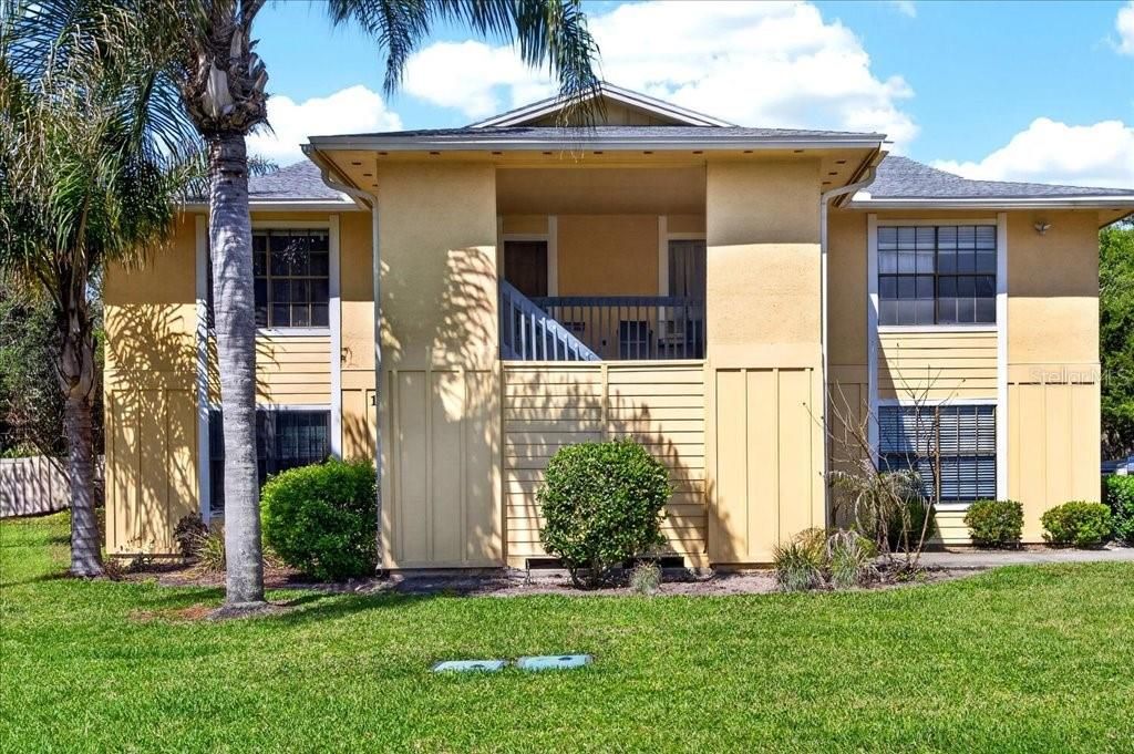 For Sale: $310,000 (2 beds, 2 baths, 947 Square Feet)