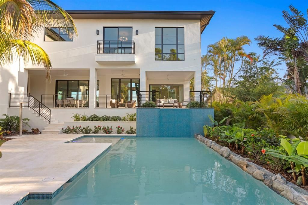 На продажу: $5,995,000 (5 спален, 5 ванн, 6239 Квадратных фут)