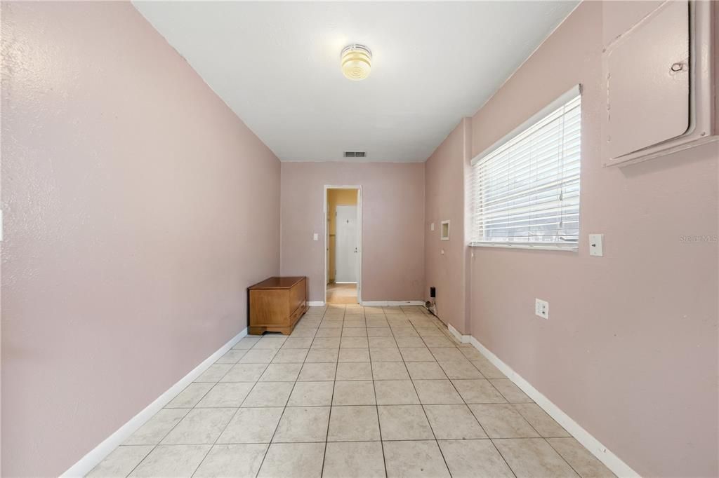 For Sale: $305,900 (2 beds, 2 baths, 1917 Square Feet)