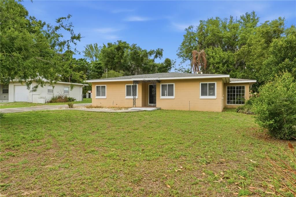 For Sale: $305,900 (2 beds, 2 baths, 1917 Square Feet)