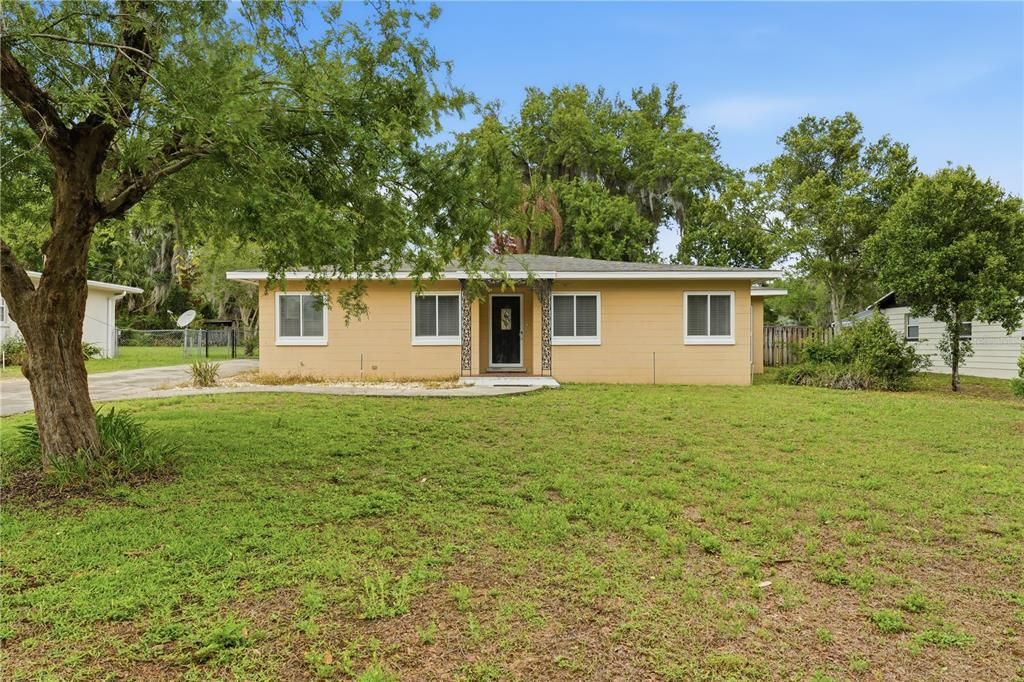 For Sale: $305,900 (2 beds, 2 baths, 1917 Square Feet)
