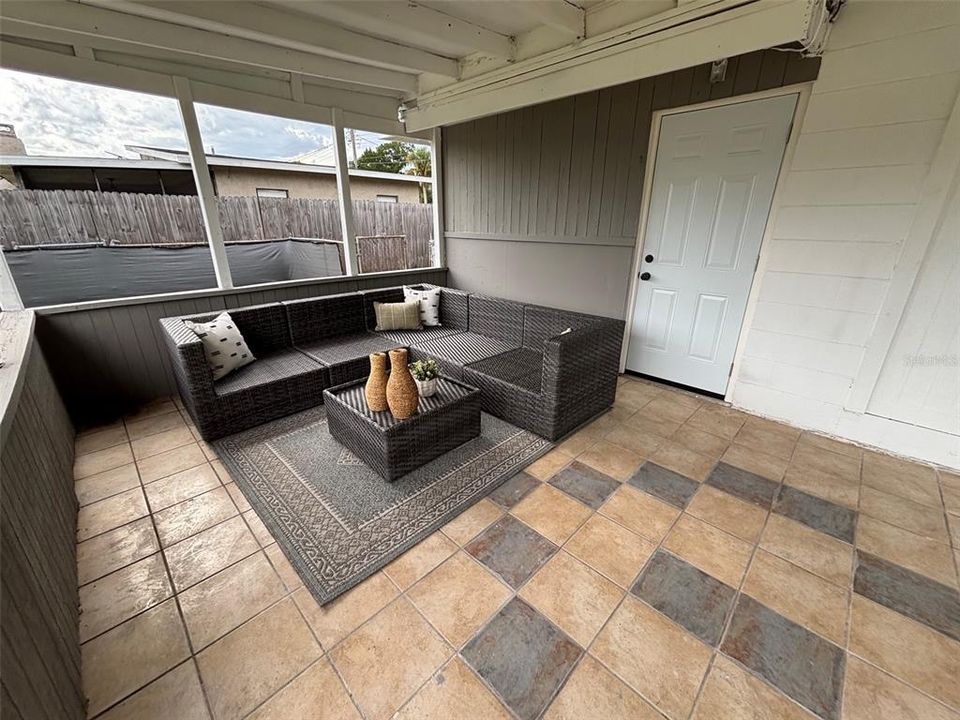 For Sale: $259,700 (4 beds, 1 baths, 1240 Square Feet)