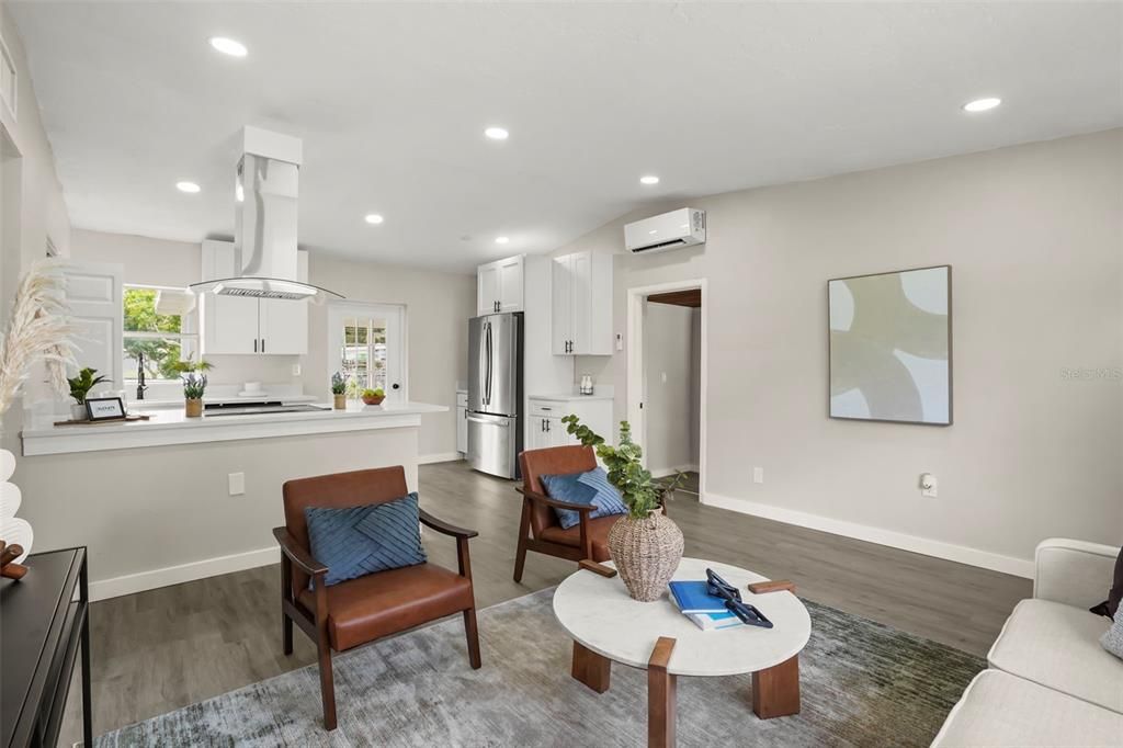 For Sale: $259,700 (4 beds, 1 baths, 1240 Square Feet)