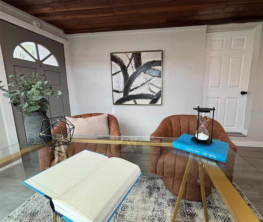 For Sale: $259,700 (4 beds, 1 baths, 1240 Square Feet)
