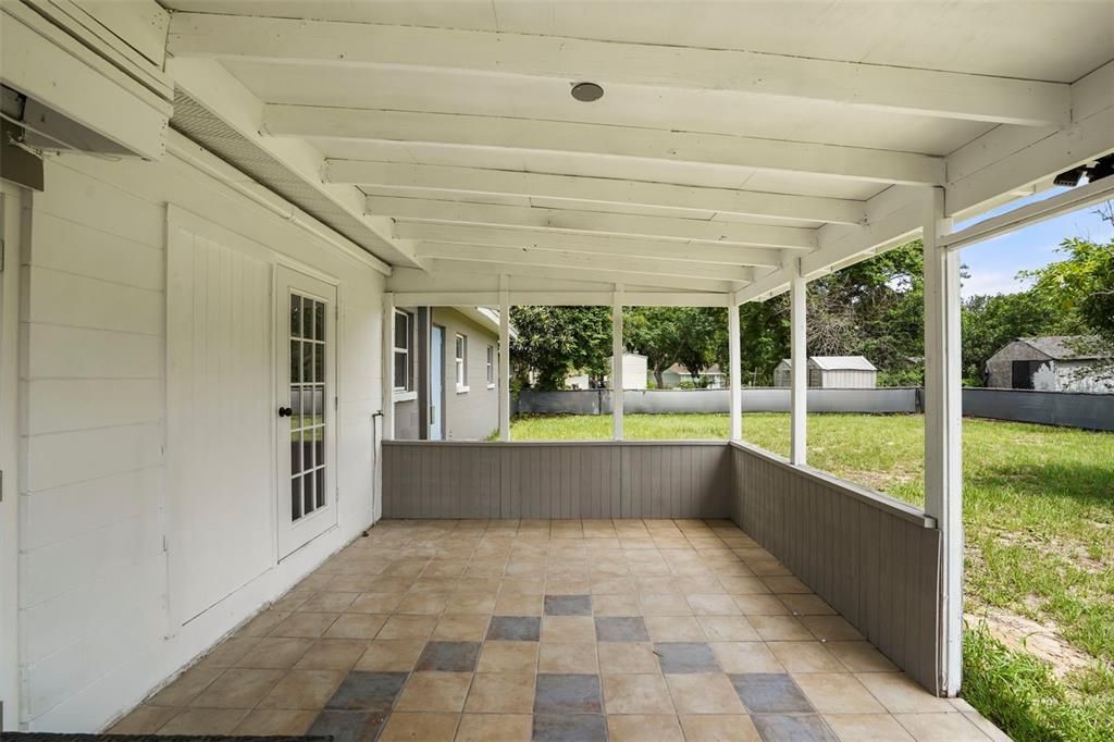 Active With Contract: $257,700 (4 beds, 1 baths, 1240 Square Feet)