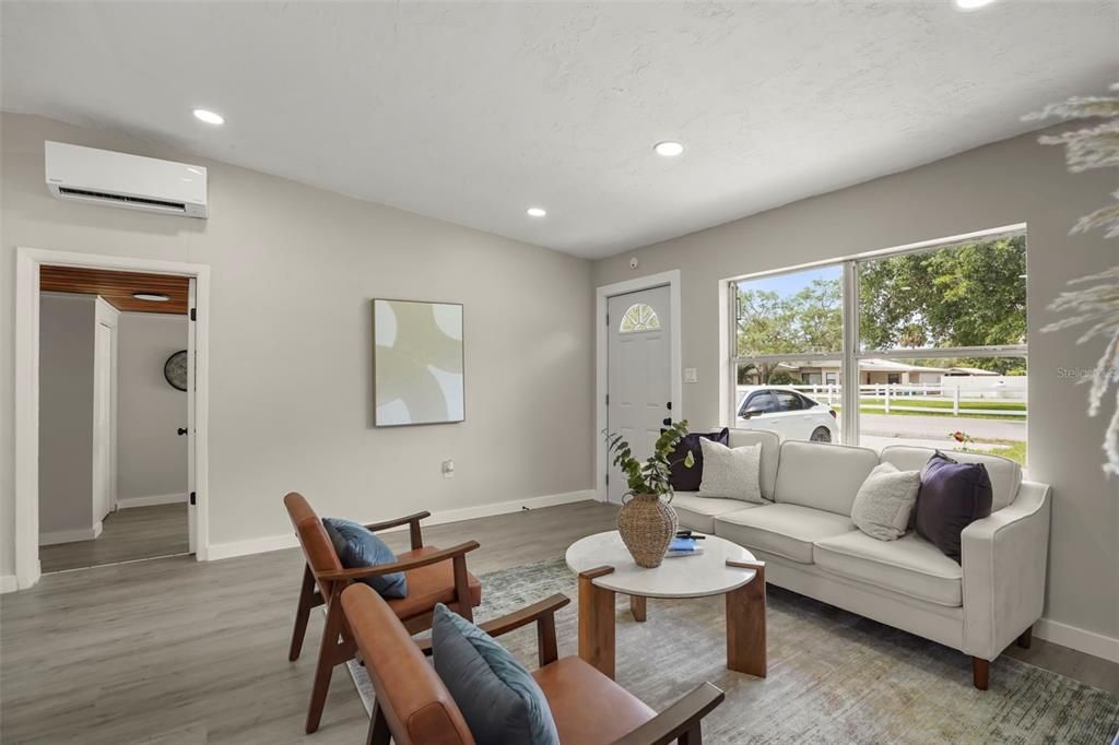 For Sale: $259,700 (4 beds, 1 baths, 1240 Square Feet)