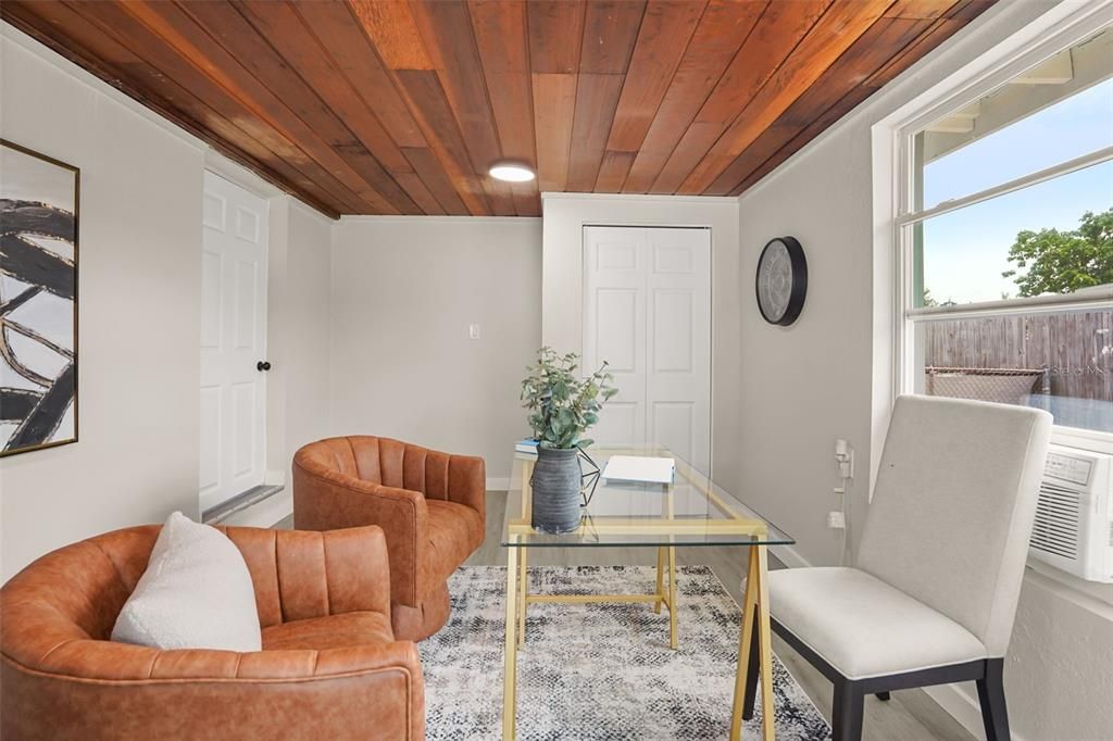 For Sale: $259,700 (4 beds, 1 baths, 1240 Square Feet)
