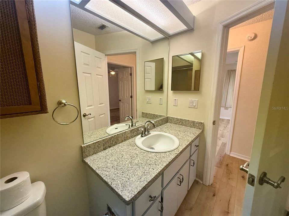 Activo con contrato: $1,550 (2 camas, 2 baños, 1181 Pies cuadrados)