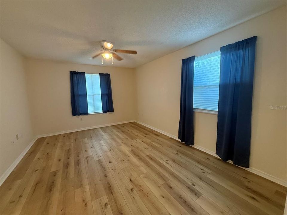 Activo con contrato: $1,550 (2 camas, 2 baños, 1181 Pies cuadrados)