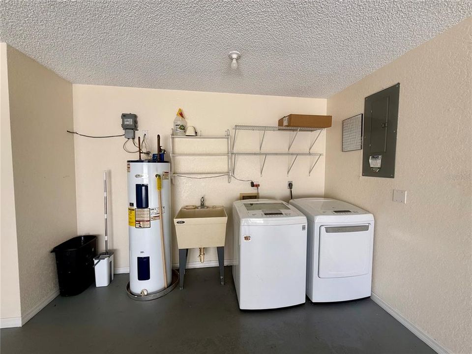 Activo con contrato: $1,550 (2 camas, 2 baños, 1181 Pies cuadrados)