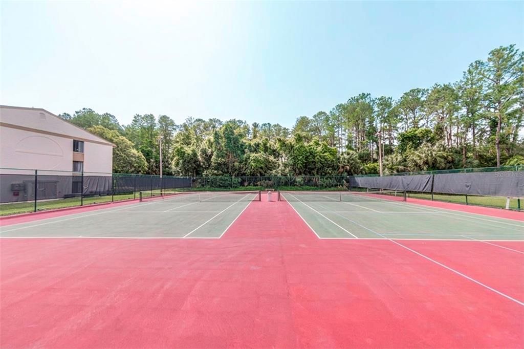 En Venta: $194,900 (2 camas, 2 baños, 979 Pies cuadrados)