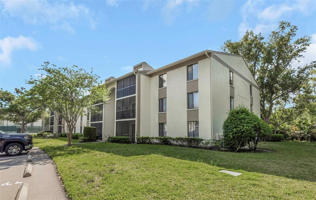 En Venta: $194,900 (2 camas, 2 baños, 979 Pies cuadrados)