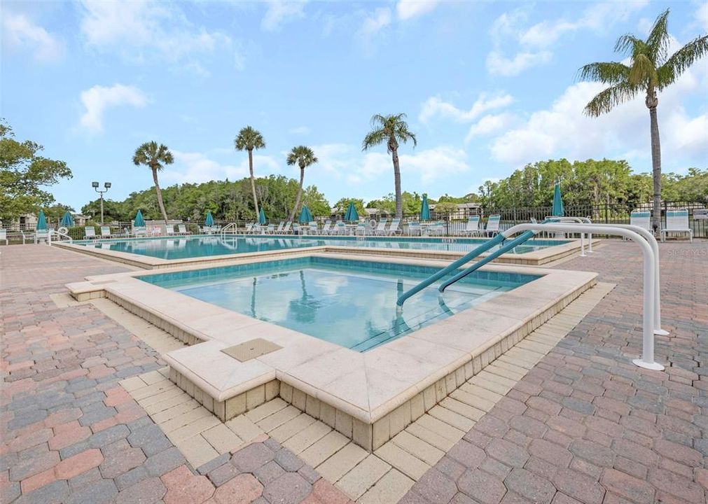 En Venta: $194,900 (2 camas, 2 baños, 979 Pies cuadrados)