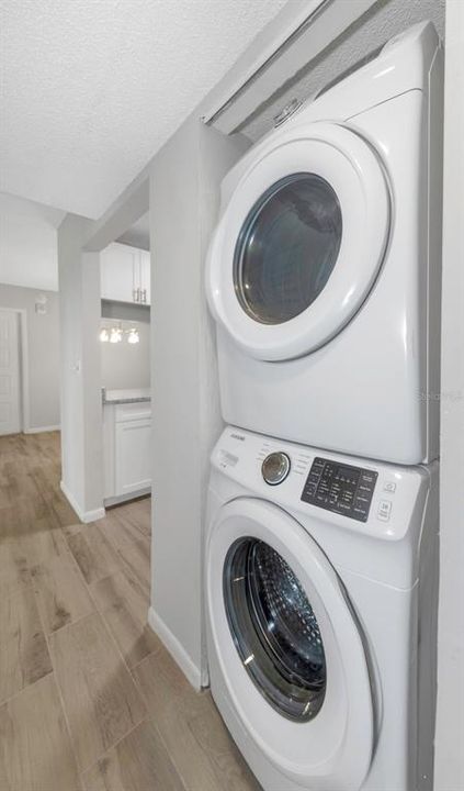 En Venta: $194,900 (2 camas, 2 baños, 979 Pies cuadrados)