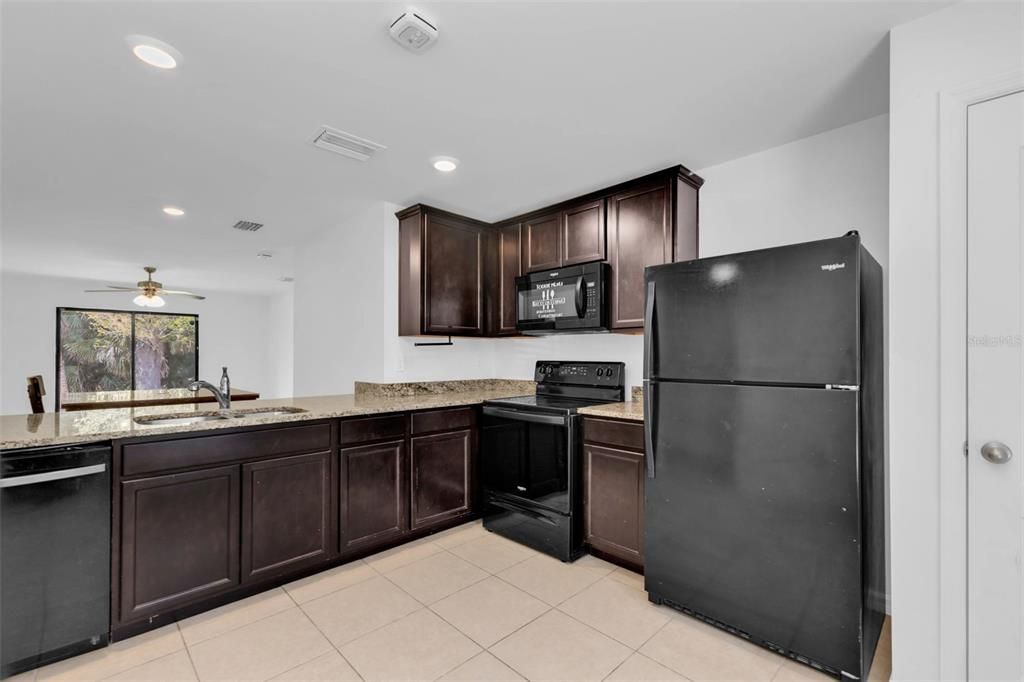 En Venta: $259,900 (3 camas, 2 baños, 1274 Pies cuadrados)