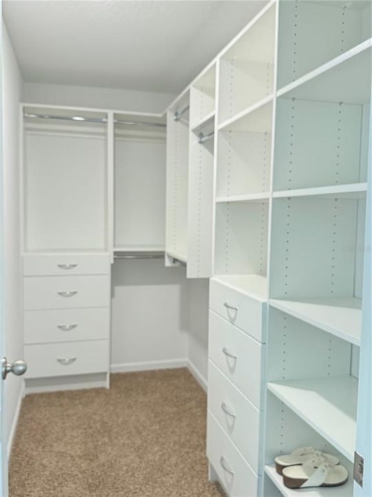 For Sale: $349,000 (3 beds, 2 baths, 1669 Square Feet)