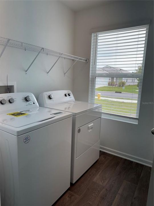 For Sale: $349,000 (3 beds, 2 baths, 1669 Square Feet)
