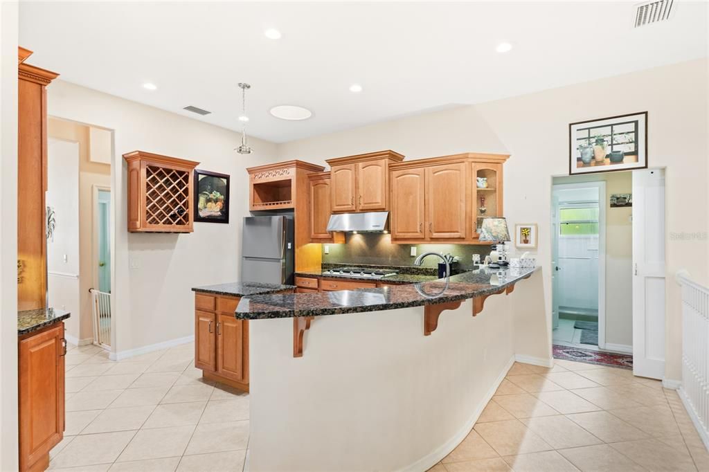 En Venta: $629,000 (4 camas, 4 baños, 3001 Pies cuadrados)