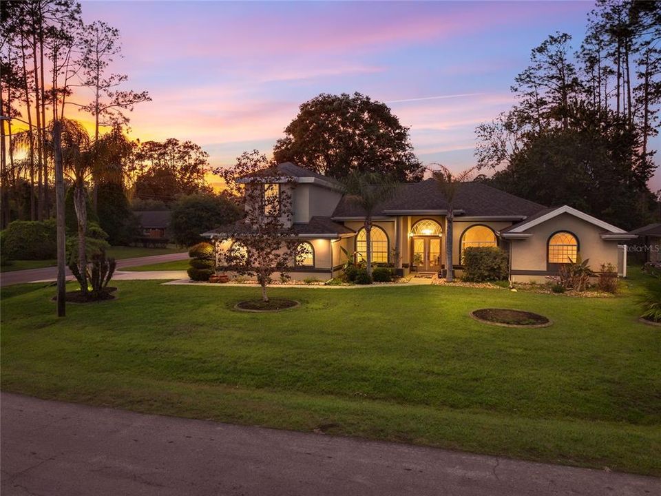 En Venta: $629,000 (4 camas, 4 baños, 3001 Pies cuadrados)