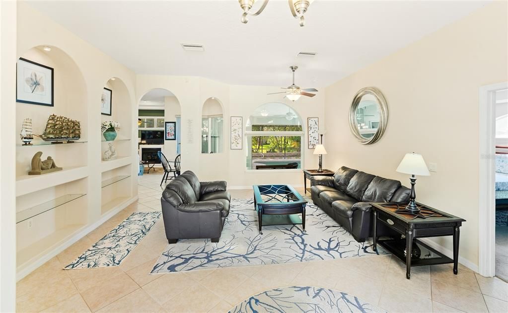 En Venta: $629,000 (4 camas, 4 baños, 3001 Pies cuadrados)