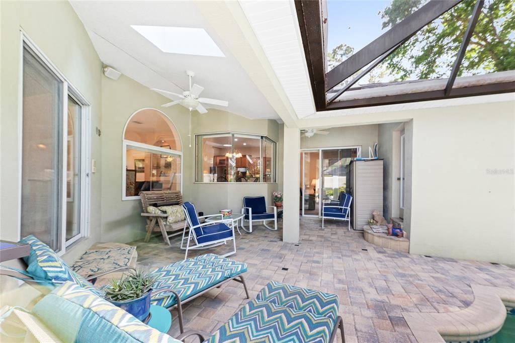En Venta: $629,000 (4 camas, 4 baños, 3001 Pies cuadrados)