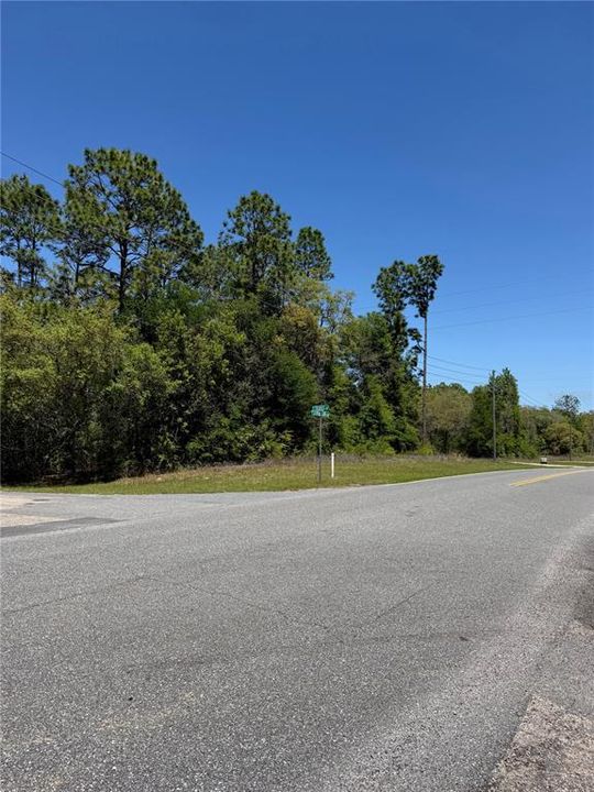 На продажу: $53,000 (0.26 acres)