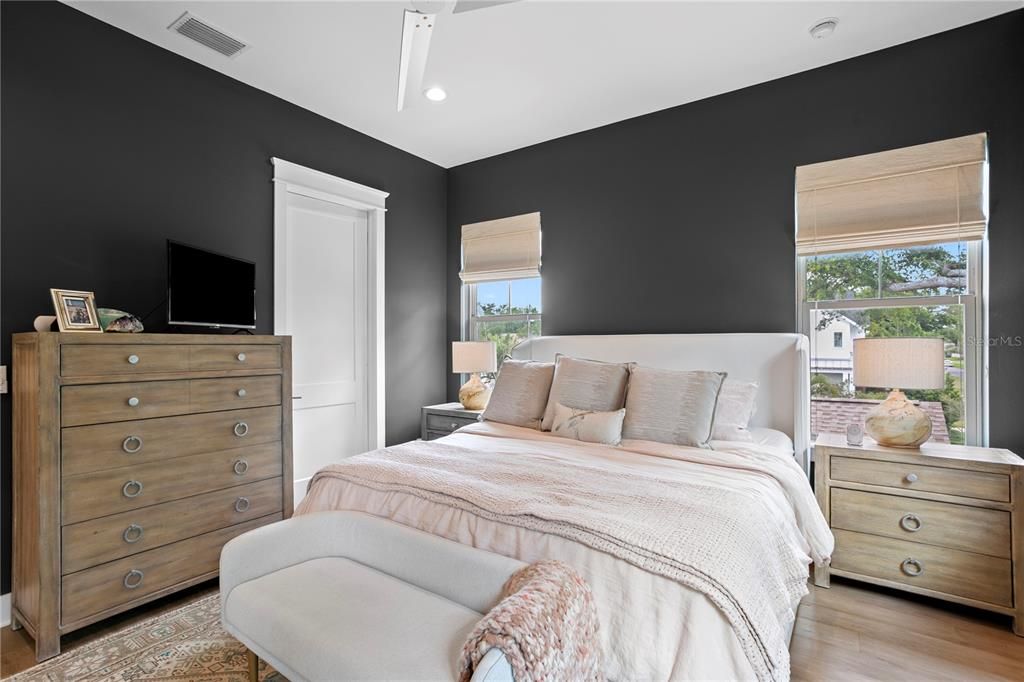 Active With Contract: $995,000 (3 beds, 2 baths, 2091 Square Feet)