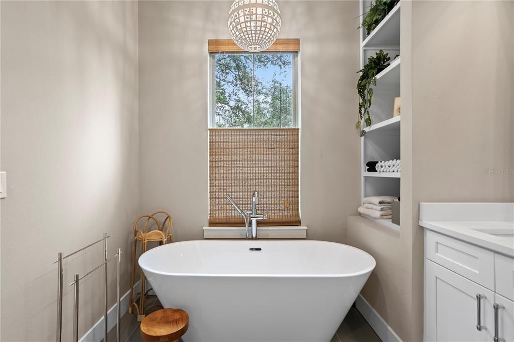 Active With Contract: $995,000 (3 beds, 2 baths, 2091 Square Feet)