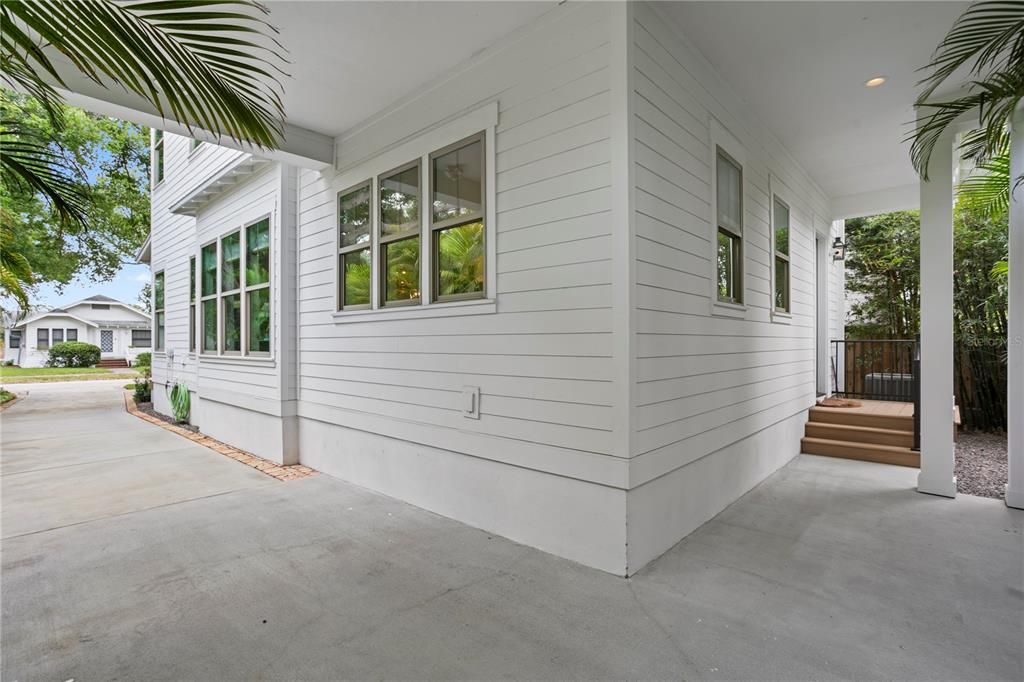 Active With Contract: $995,000 (3 beds, 2 baths, 2091 Square Feet)