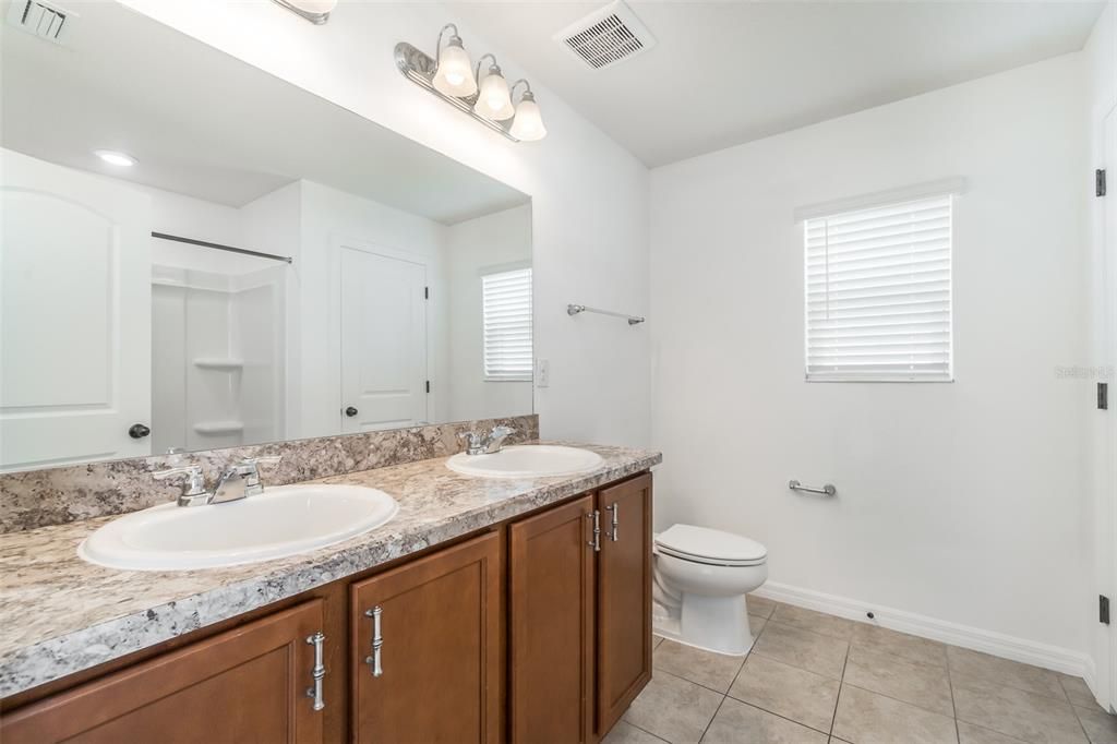 For Rent: $2,199 (4 beds, 2 baths, 1635 Square Feet)