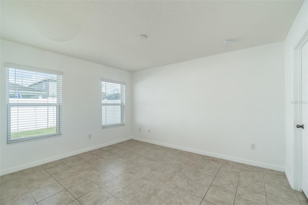 For Rent: $2,199 (4 beds, 2 baths, 1635 Square Feet)