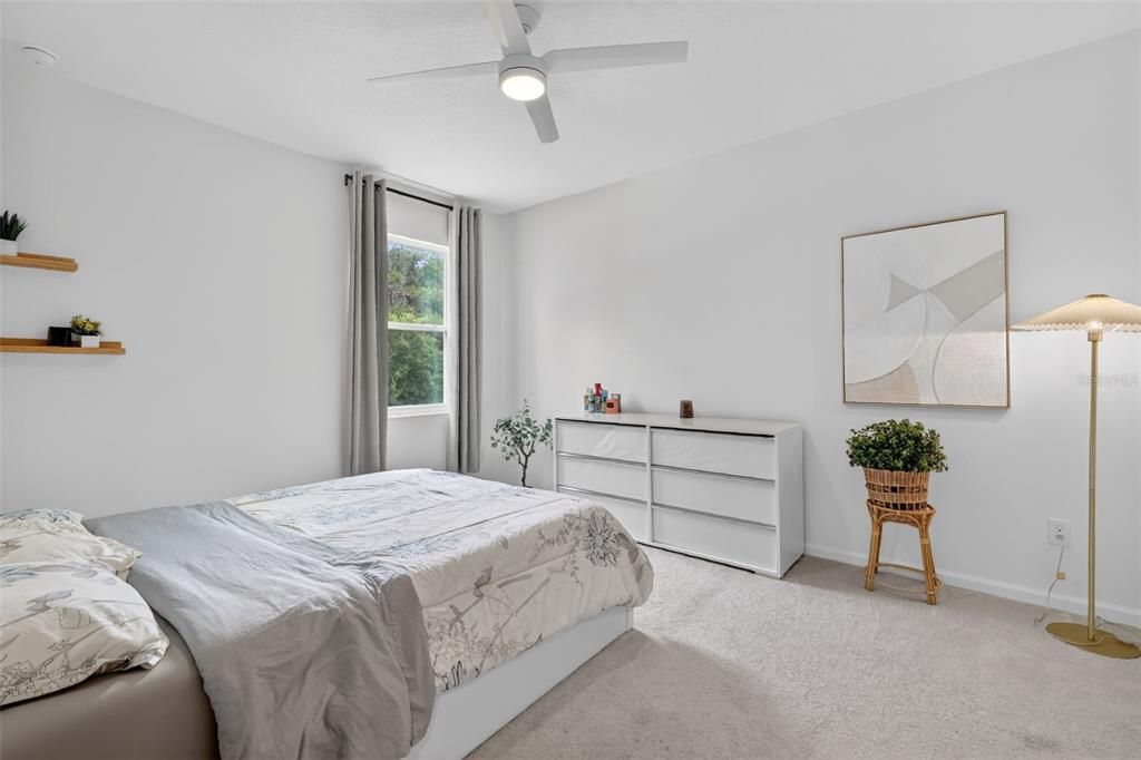 Activo con contrato: $535,000 (5 camas, 3 baños, 3164 Pies cuadrados)