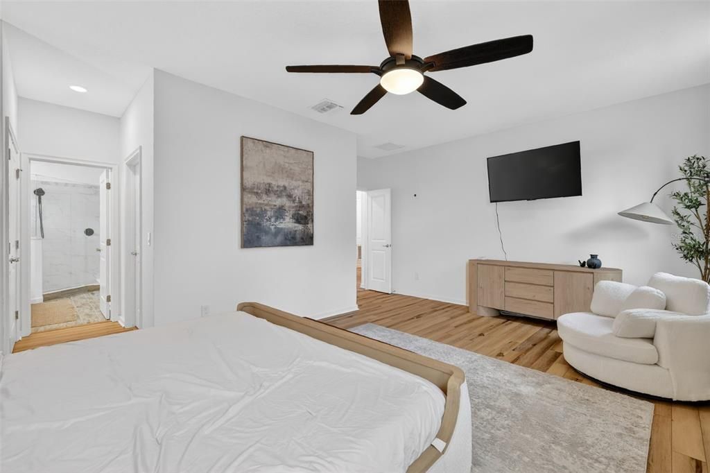 Activo con contrato: $535,000 (5 camas, 3 baños, 3164 Pies cuadrados)