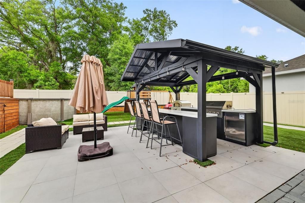 Activo con contrato: $535,000 (5 camas, 3 baños, 3164 Pies cuadrados)