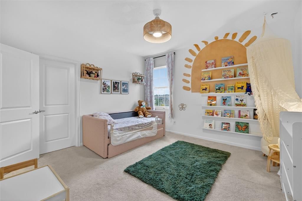 Activo con contrato: $535,000 (5 camas, 3 baños, 3164 Pies cuadrados)