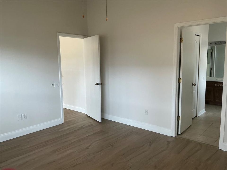 Под контрактом: $289,900 (3 спален, 2 ванн, 1322 Квадратных фут)
