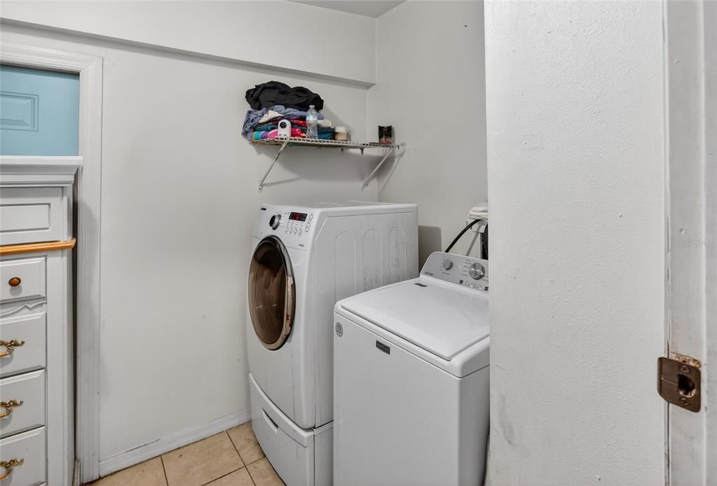 Active With Contract: $215,000 (3 beds, 1 baths, 960 Square Feet)