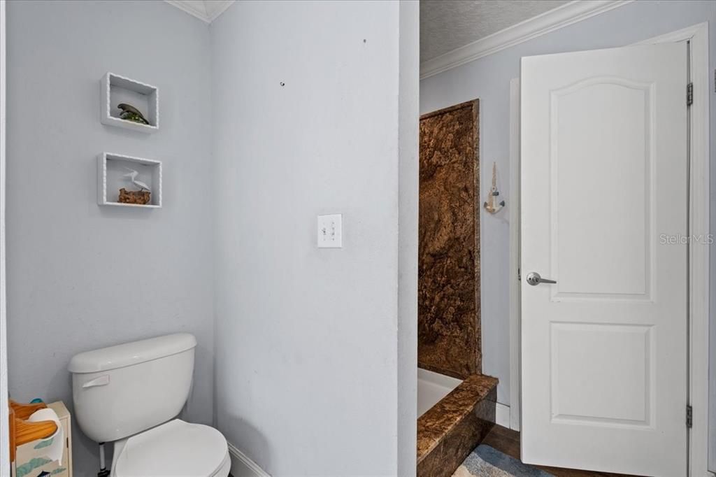 На продажу: $249,900 (3 спален, 2 ванн, 1680 Квадратных фут)