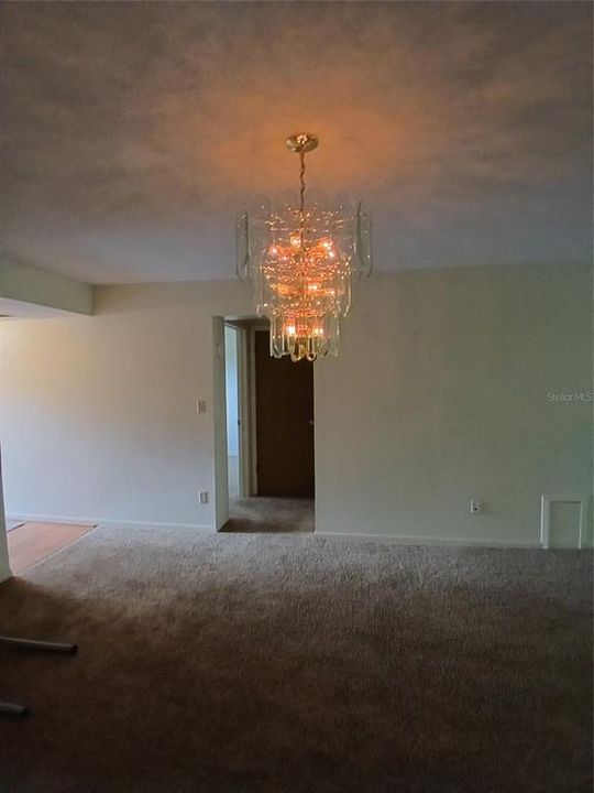 For Sale: $110,900 (1 beds, 1 baths, 854 Square Feet)