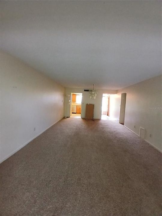 For Sale: $110,900 (1 beds, 1 baths, 854 Square Feet)