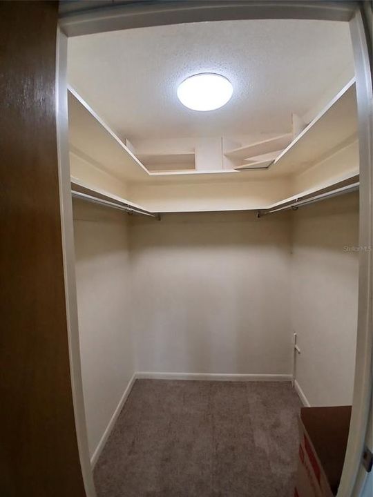 For Sale: $110,900 (1 beds, 1 baths, 854 Square Feet)