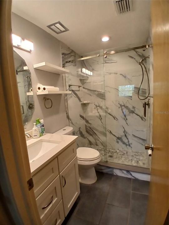 For Sale: $110,900 (1 beds, 1 baths, 854 Square Feet)